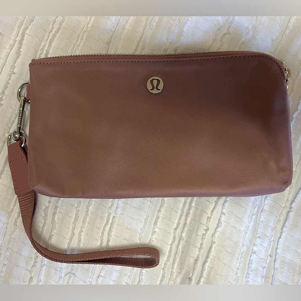 Lululemon Brown Athletic Wallet Bag